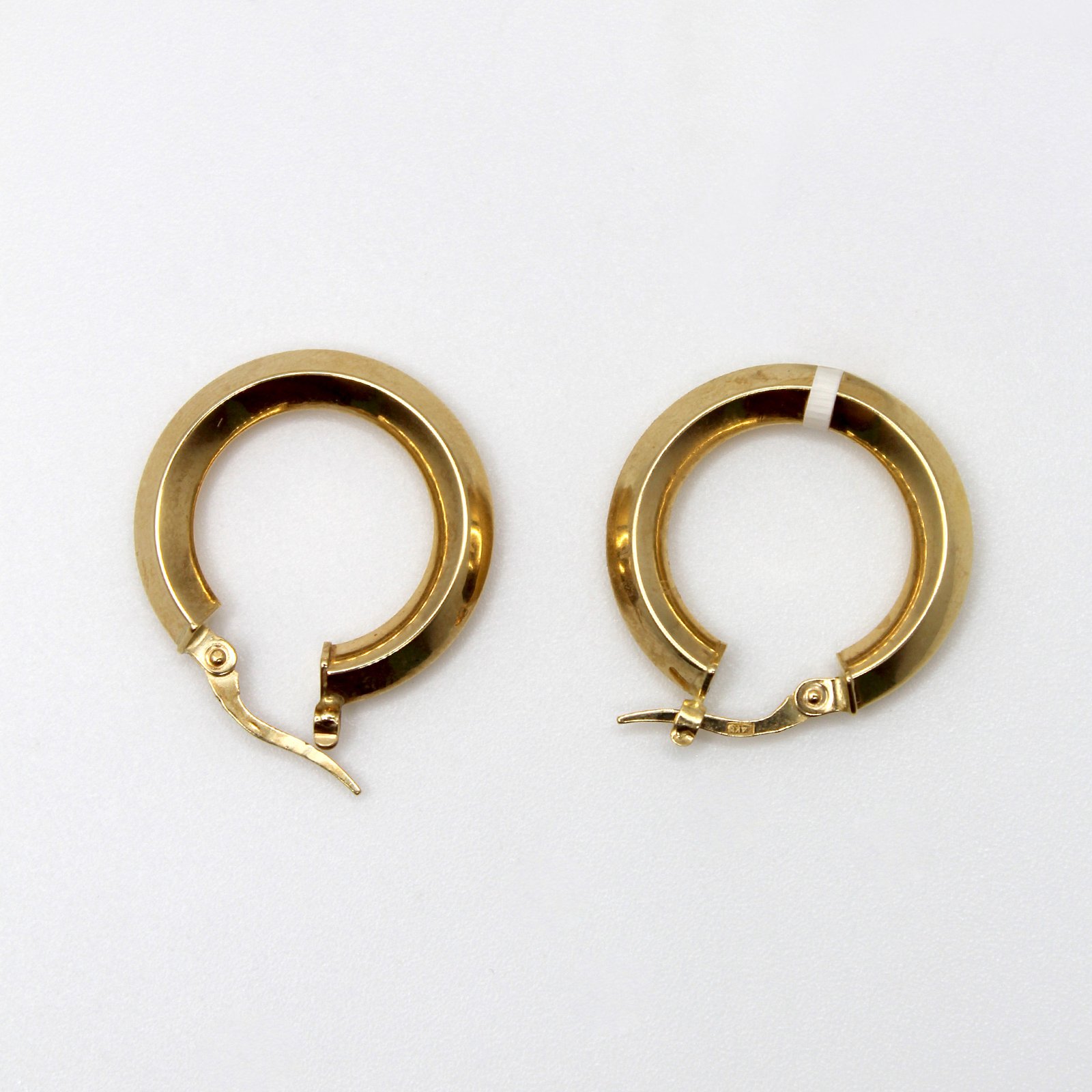 Polished Twist Channel Hoop – 14KT Gold Women’s Earrings