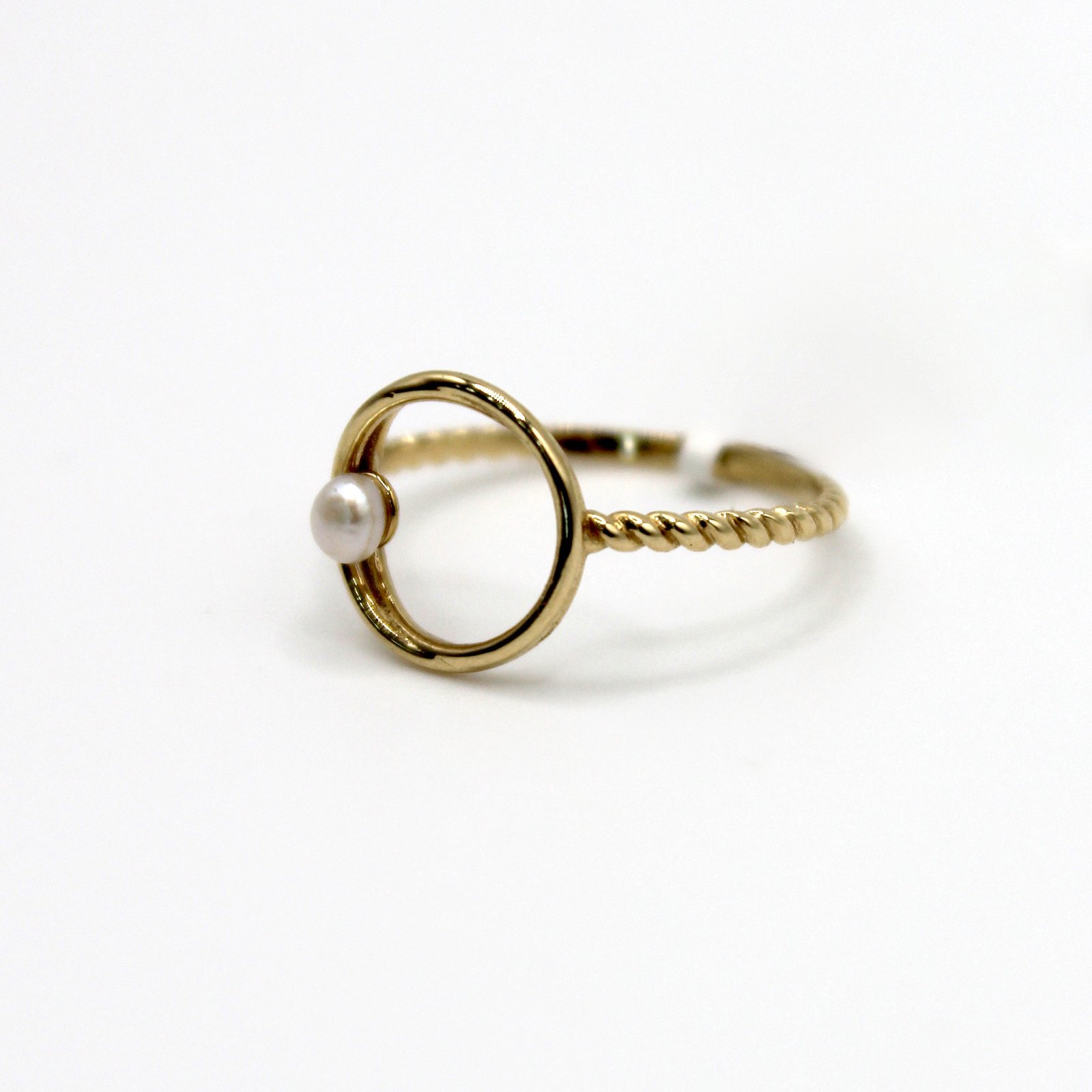 Twisted Band Circle Ring with Pearl – 14KT Gold Women’s - Image 2